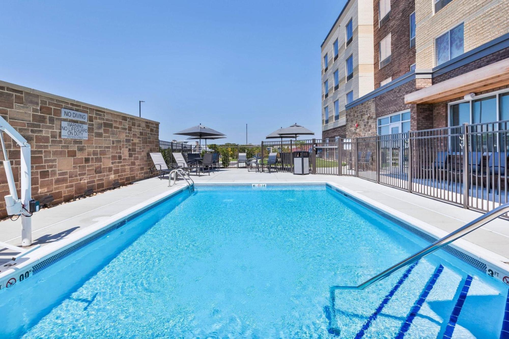 Fairfield Inn & Suites By Marriott Cincinnati Airport South/Florence Bagian luar foto